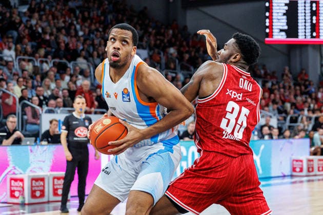 William McNair Jr Science City Jena, 03 , Ejiofor Onu BMA365 Bamberg Baskets, 35 , BMA365 Bamberg Baskets vs Science City Jena, Basketball, easyCredit BBL, Matchday 28, 06 04 2026 BMA365 Bamberg Baskets vs Science City Jena, Basketball, easyCredit BBL, Matchday 28, 06 04 2026 Bamberg Copyright: xEibner-Pressefoto G.xSantemizx EP_EER