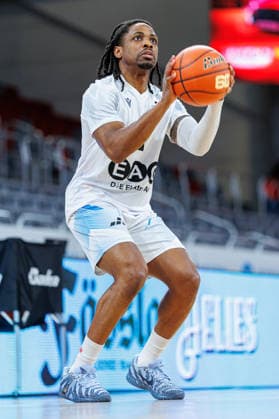 Uchenna Iroegbu Science City Jena, 01 , single picture, single photo, portrait, portraet, warm up, before the start of the match, BMA365 Bamberg Baskets vs Science City Jena, Basketball, easyCredit BBL, 28 Matchday, 06 04 2026 BMA365 Bamberg Baskets vs Science City Jena, Basketball, easyCredit BBL, 28 Matchday, 06 04 2026 Bamberg Copyright: xEibner-Pressefoto G.xSantemizx EP_EER