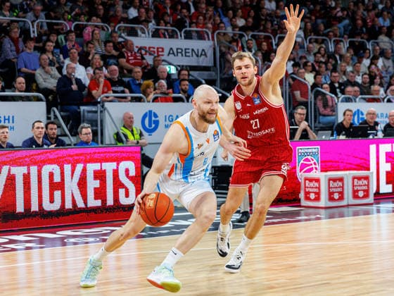 Robin Christen Science City Jena, 08 , Moritz Krimmer BMA365 Bamberg Baskets, 27 , BMA365 Bamberg Baskets vs Science City Jena, Basketball, easyCredit BBL, Matchday 28, 06 04 2026 BMA365 Bamberg Baskets vs Science City Jena, Basketball, easyCredit BBL, Matchday 28, 06 04 2026 Bamberg Copyright: xEibner-Pressefoto G.xSantemizx EP_EER