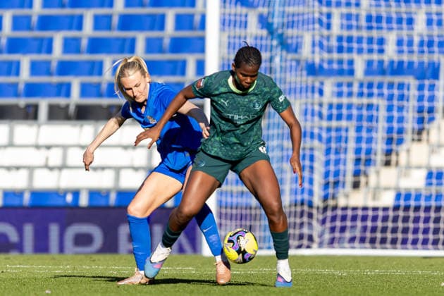 Birmingham City Women v Manchester City Women, Women s FA Cup Manchester City Women forward Khadija Shaw (9) battles for possession during the Women s FA Cup match between Birmingham City Women and Manchester City Women at the St Andrew s @ Knighthead Park, Birmingham, UK on 6 April 2026. Birmingham St Andrew s @ Knighthead Park West Midlands UK Editorial use only , Copyright: xManjitxNarotrax PSI-24018-0019