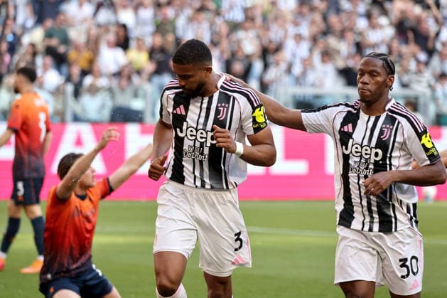 Gleison Bremer (Juventus FC) and Jonathan David (Juventus FC) celebrates during Juventus FC vs Genoa CFC, Italian soccer Serie A match in Turin, Italy, April 06 2026  Copyright: xClaudioxBenedetto IPAxSportx xipa-agency.netx xx IPA_73792576 IPA_Agency_IPA73792576