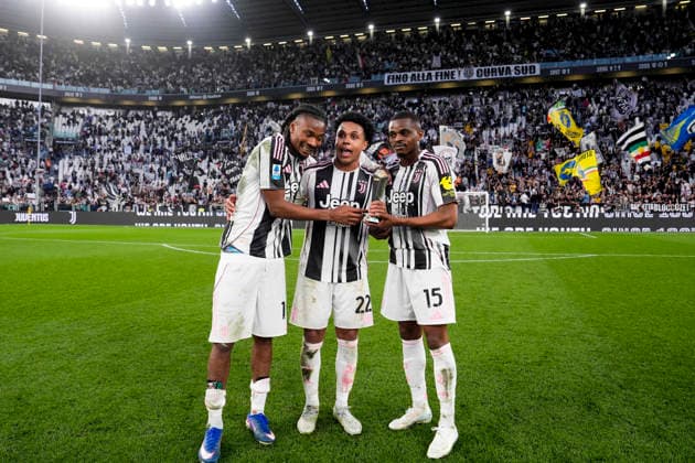 JuventusÕ Weston McKennie player of the match with Juventus Khephren Thuram and Juventus Pierre Kalulu after the Serie A soccer match between Juventus Fc and Genoa the Juventus Stadium in Turin, north west Italy - April 6, 2026. - Soccer  Copyright: xFabioxFerrari LaPressex