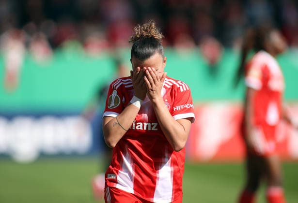 Football, Women, 2025 2026 season, FC Bayern Munich SGS Essen, DFB Cup, semi-final, Campus Arianna Caruso FC Bayern Munich with both hands on her face after a goal was disallowed, disappointed, sad