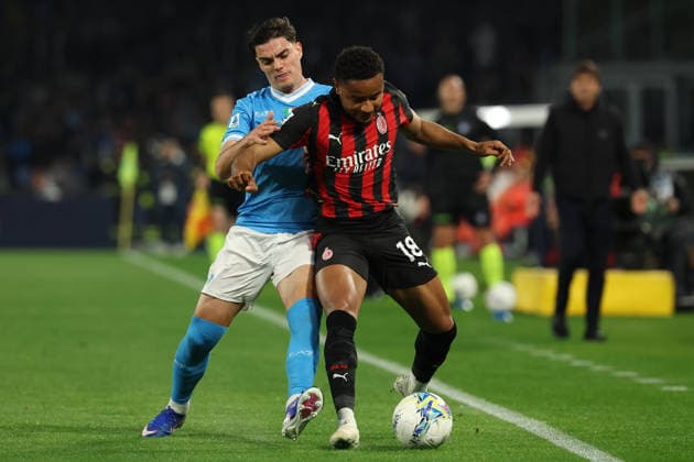 AC Milan s Christopher Nkunku, Napoli™s Miguel Gutierrez during the Serie A soccer match between Napoli and Milan at the Diego Armando Maradona Stadium in Naples, southern italy - Monday , April 06 , 2026. - Soccer .  Copyright: xAlessandroxGarofalo LaPressex