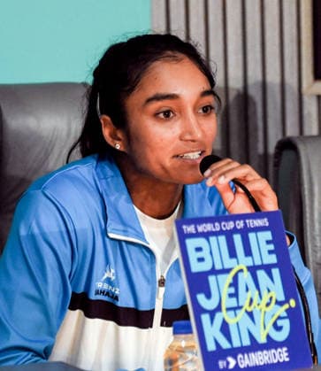 Tennis player Sahaja Yamalapalli speaks during a press conference, PK, Pressekonferenz New Delhi, Apr 06 (ANI): Tennis player Sahaja Yamalapalli speaks during a press conference ahead of the Billie Jean King Cup 2026 at Delta Stadium, in New Delhi on Monday. NEW DELHI Delhi India Copyright: xANIx ANI_20260406316