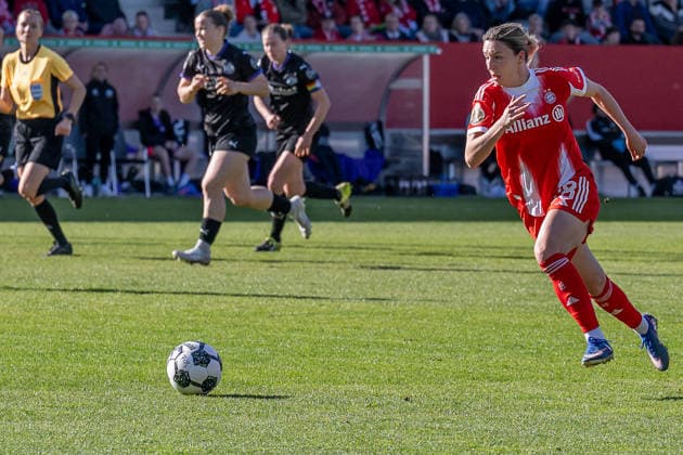 Barbara Dunst FC Bayern Muenchen Frauen, 28 GER, FC Bayern Muenchen Frauen vs SGS Essen, Football, DFB Pokal, Semifinal, Season 2025 2026, 06 04 2026 DFL DFB REGULATIONS PROHIBIT ANY USE OF PHOTOGRAPHS as IMAGE SEQUENCES and or QUASI VIDEO GER, FC Bayern Muenchen Frauen vs SGS Essen, Football, DFB Pokal, Semifinal, Season 2025 2026, 06 04 2026 Muenchen Copyright: xEibner-Pressefoto HeikexFeinerx EP_HFR