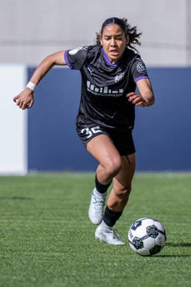 Ella Emilie Touon Mbenoun SGS Essen, 32 GER, FC Bayern Muenchen Frauen vs SGS Essen, Football, DFB Pokal, Semifinal, Season 2025 2026, 06 04 2026 DFL DFB REGULATIONS PROHIBIT ANY USE OF PHOTOGRAPHS as IMAGE SEQUENCES and or QUASI VIDEO GER, FC Bayern Muenchen Frauen vs SGS Essen, Football, DFB Pokal, Semifinal, Season 2025 2026, 06 04 2026 Muenchen Copyright: xEibner-Pressefoto HeikexFeinerx EP_HFR
