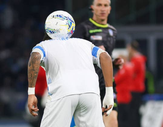 April 6, 2026, Napoli, Campania, ITALIA: Alisson Santos of SSC Napoli During the 2025 26 Italian Serie A football match between SSC Napoli and AC Milan on April 6, 2026, at the Diego Armando Maradona Stadium in Naples...Pictured: Napoli ITALIA - ZUMAs236 20260406_aap_s236_026 Copyright: xFabioxSassox