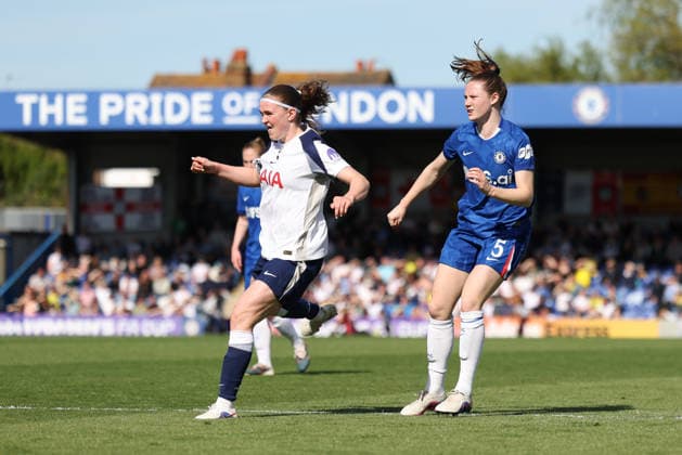 Veerle Buurman of Chelsea Women (5) scores a goal to make the score 2-1 during the Women s FA Cup Quarter Final match between Chelsea Women and Tottenham Hotspur Women at Kingsmeadow Stadium, Kingston, England on 6 April 2026. Copyright: xKenxSparksx 44810019