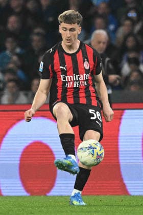 CALCIO - Serie A - SSC Napoli vs AC Milan Alexis Saelemaekers of AC Milan in action during the Serie A Enelive match between SSC Napoli vs AC Milan at Diego Armando Maradona Stadium Naples Italy  Copyright: xIPAxSport ABACAx