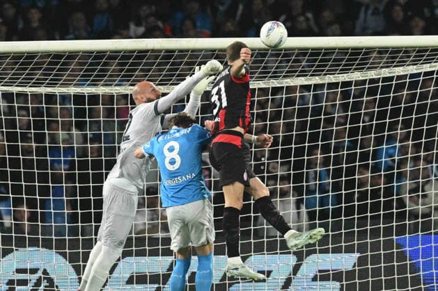 CALCIO - Serie A - SSC Napoli vs AC Milan Vanja Milinkovic Savic of SSC Napoli competes for the ball with Strahinja Pavlovic of AC Milan during the Serie A Enelive match between SSC Napoli vs AC Milan at Diego Armando Maradona Stadium Naples Italy  Copyright: xIPAxSport ABACAx