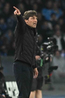 CALCIO - Serie A - SSC Napoli vs AC Milan Antonio Conte coach of SSC Napoli gestures during the Serie A Enelive match between SSC Napoli vs AC Milan at Diego Armando Maradona Stadium Naples Italy  Copyright: xIPAxSport ABACAx