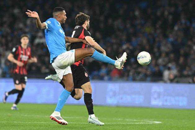 CALCIO - Serie A - SSC Napoli vs AC Milan Juan Jesus of SSC Napoli competes for the ball with Christian Pulisic during the Serie A Enelive match between SSC Napoli vs AC Milan at Diego Armando Maradona Stadium Naples Italy  Copyright: xIPAxSport ABACAx