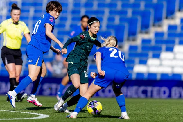Birmingham City Women v Manchester City Women, Women s FA Cup Manchester City Women midfielder Yui Hasegawa (25) runs forward with ball during the Women s FA Cup match between Birmingham City Women and Manchester City Women at the St Andrew s @ Knighthead Park, Birmingham, UK on 6 April 2026. Birmingham St Andrew s @ Knighthead Park West Midlands UK Editorial use only , Copyright: xManjitxNarotrax PSI-24018-0154