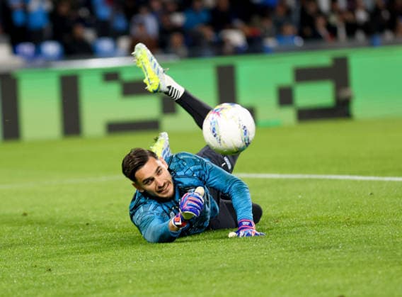 April 6, 2026, Napoli, Campania, ITALIA: Alex Meret of SSC Napoli During the 2025 26 Italian Serie A football match between SSC Napoli and AC Milan on April 6, 2026, at the Diego Armando Maradona Stadium in Naples...Pictured: Napoli ITALIA - ZUMAs236 20260406_aap_s236_007 Copyright: xFabioxSassox