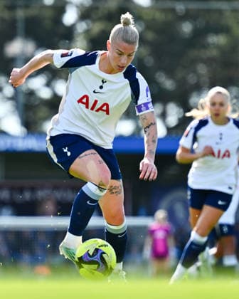 KINGSTON UPON THAMES, ENGLAND - APRIL 06: Bethany England of Tottenham Hotspur in action during the Adobe Women s FA Cup Quarter Final match between Chelsea and Tottenham Hotspur at Kingsmeadow on April 06, 2026 in Kingston upon Thames, England. Copyright: xYaroslavxDunkax xSPPx Sportspressphoto_SPR126173