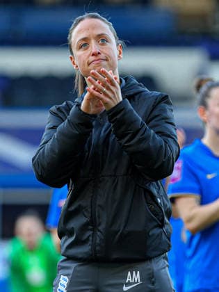 BIRMINGHAM, ENGLAND - April 6: Birmingham City manager Amy Merricks applauds fans at full time of the Adobe Womens FA Cup game between Birmingham City and Manchester City at St Andrews Stadium, April 6 in Birmingham, England Copyright: xNataliexMincher SPPx Sportspressphoto_SPR126188