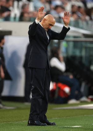 Turin, Italy, 6th April 2026. Luciano Spalletti Head coach of Juventus acknowledges the fans as they chant his name during the Juventus vs Genoa Serie A match at Allianz Stadium, Turin. Picture credit should read: Jonathan Moscrop Sportimage EDITORIAL USE ONLY. No use with unauthorised audio, video, data, fixture lists, club league logos or live services. Online in-match use limited to 120 images, no video emulation. No use in betting, games or single club league player publications. SPI_078_JM_JUVE_GENOA SPI-4644-0078