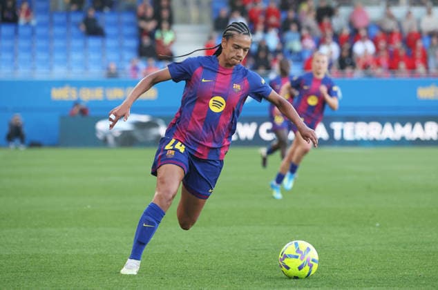 FC Barcelona, Barca Femeni v FC Badalona - Liga F Moeve Esmee Brugts plays during the match between FC Barcelona Femeni and Futbol Club Badalona Women, corresponding to week 25 of the Liga F Moeve, at the Johan Cruyff Stadium in Barcelona, Spain, on April 6, 2026. Barcelona Barcelona Spain  Copyright: xUrbanandsportx originalFilename:urbanandsport-fcbarcel260406_npoti.jpg