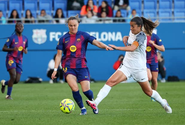 FC Barcelona, Barca Femeni v FC Badalona - Liga F Moeve Sonia Garcia Majarin and Ewa Pajor play during the match between FC Barcelona Femeni and Futbol Club Badalona Women, corresponding to week 25 of the Liga F Moeve, at the Johan Cruyff Stadium in Barcelona, Spain, on April 6, 2026. Barcelona Barcelona Spain  Copyright: xUrbanandsportx originalFilename:urbanandsport-fcbarcel260406_npQRQ.jpg