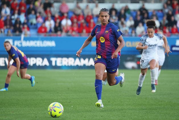 FC Barcelona, Barca Femeni v FC Badalona - Liga F Moeve Esmee Brugts plays during the match between FC Barcelona Femeni and Futbol Club Badalona Women, corresponding to week 25 of the Liga F Moeve, at the Johan Cruyff Stadium in Barcelona, Spain, on April 6, 2026. Barcelona Barcelona Spain  Copyright: xUrbanandsportx originalFilename:urbanandsport-fcbarcel260406_npURh.jpg