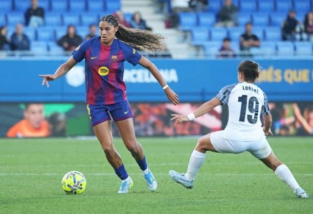 FC Barcelona, Barca Femeni v FC Badalona - Liga F Moeve Sydney Schertenleib and Lorena Navarro play during the match between FC Barcelona Femeni and Futbol Club Badalona Women, corresponding to week 25 of the Liga F Moeve, at the Johan Cruyff Stadium in Barcelona, Spain, on April 6, 2026. Barcelona Barcelona Spain  Copyright: xUrbanandsportx originalFilename:urbanandsport-fcbarcel260406_npEDf.jpg