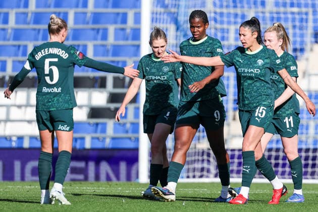 Birmingham City v Manchester City - Adobe Women s FA Cup Quarter Final Manchester City players celebrate a goal by Khadija Shaw during the Adobe Women s FA Cup Quarter Final match between Birmingham City and Manchester City at St Andrews @ Knighthead Park, Birmingham, on April 6, 2026. Birmingham West Midlands United Kingdom  Copyright: xMIxNewsx originalFilename:fletcher-birmingh260406_npSVp.jpg