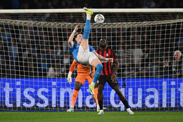 SSC Napoli v AC Milan - Serie A Scott McTominay of S.S.C. Napoli is in action during the 31st day of the Serie A Championship between S.S.C. Napoli and A.C. Milan at the Diego Armando Maradona Stadium on April 6, 2026, in Naples, Italy. Naples Italy Italy  Copyright: xDomenicoxCippitellix originalFilename:cippitelli-sscnapol260406_npVVe.jpg