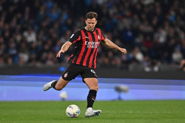 SSC Napoli v AC Milan - Serie A Niclas Fullkrug of A.C. Milan is in action during the 31st day of the Serie A Championship between S.S.C. Napoli and A.C. Milan at the Diego Armando Maradona Stadium on April 6, 2026, in Naples, Italy. Naples Italy Italy  Copyright: xDomenicoxCippitellix originalFilename:cippitelli-sscnapol260406_npq2l.jpg