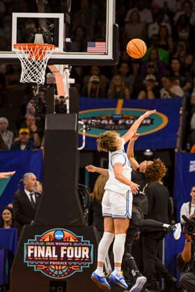 NCAA, College League, USA Final Four Basketball: South Carolina Gamecocks at UCLA Bruins UCLA Bruins1 blocks a shot in the second half of the NCAA Final Four basketball game against the South Carolina Gamecocks in Phoenix, Arizona, Sunday, April 5, 2026. UCLA defeated South Carolina 79-51 (Thomas Fernandez Image of . Phoenix Arizona United States EDITORIAL USE ONLY Copyright: xImagexofxSportx ThomasxFernandezx iosphotos404931
