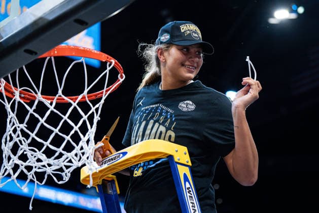 NCAA, College League, USA Basketball: NCAA Tournament Final Four Championship-South Carolina vs UCLA UCLA Bruins forward Sienna Betts (16) cuts down the net after winning the championship game of the women s 2026 NCAA Tournament against the South Carolina Gamecocks at Mortgage Matchup Center, Sunday, April 5, 2026, in Phoenix, Arizona. UCLA defeated South Carolina 79-51. (Jon Endow Image of Phoenix Arizona United States EDITORIAL USE ONLY Copyright: xImagexofxSportx JonxEndowx iosphotos405047