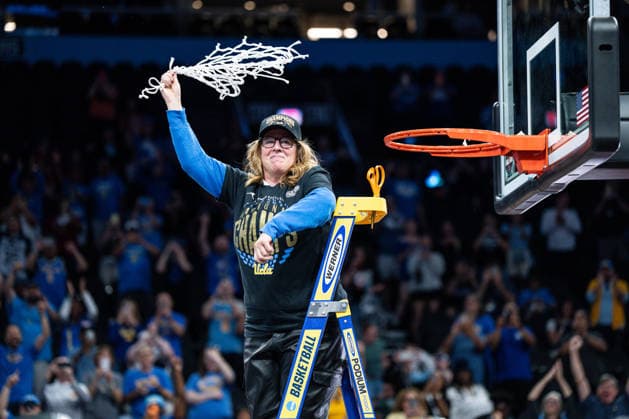 NCAA, College League, USA Basketball: NCAA Tournament Final Four Championship-South Carolina vs UCLA UCLA Bruins head coach Cori Close celebrates after cutting down the net during the championship ceremony of the women s 2026 NCAA Tournament against the South Carolina Gamecocks at Mortgage Matchup Center, Sunday, April 5, 2026, in Phoenix, Arizona. UCLA defeated South Carolina 79-51. (Jon Endow Image of Phoenix Arizona United States EDITORIAL USE ONLY Copyright: xImagexofxSportx JonxEndowx iosphotos405071