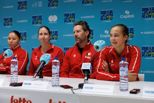 Belgian Sofia Costoulas, Belgian Magali Kempen, Belgian team captain Wim Fissette and Belgian Hanne Vandewinkel pictured during a press conference, PK, Pressekonferenz of Belgian team ahead of the meeting between Belgium and USA, in the qualifiers of the Billie Jean King Cup tennis, in Oostende, Belgium, on Tuesday 07 April 2026. The game will be played on 10 and 11th April. PHOTO KURTxDESPLENTER  x170053569x