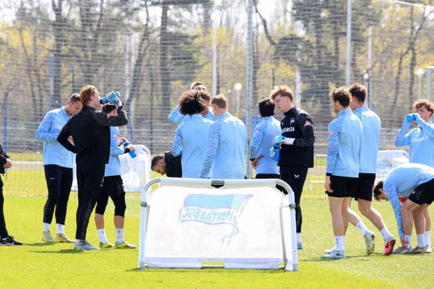 DEU, DFL, 2 FBL Hertha BSC, Training, 07 04 2026, Sportforum, Berlin, DEU, DFL, 2 FBL Hertha BSC, Training, im Bild Hertha Spielerkreis DFL regulations prohibit any use of Photographs as image sequences and or quasi video nordphotoxGmbHx xEngler nph00076