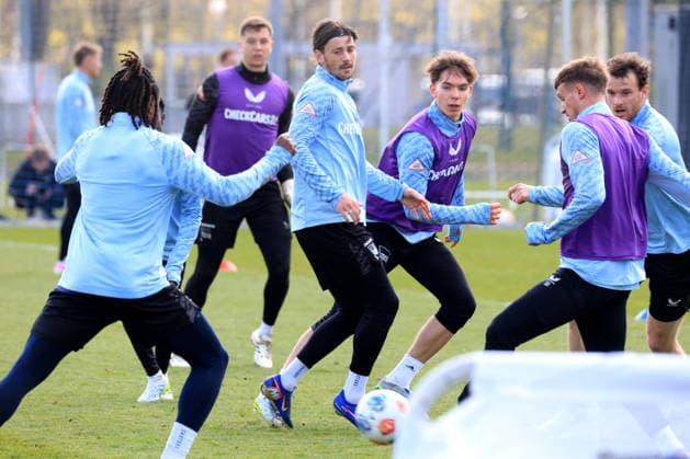 DEU, DFL, 2 FBL Hertha BSC, Training, 07 04 2026, Sportforum, Berlin, DEU, DFL, 2 FBL Hertha BSC, Training, im Bild Kennet Eichhorn Hertha BSC Berlin 23 , Dawid Kownacki Hertha BSC Berlin 9 DFL regulations prohibit any use of Photographs as image sequences and or quasi video nordphotoxGmbHx xEngler nph00076