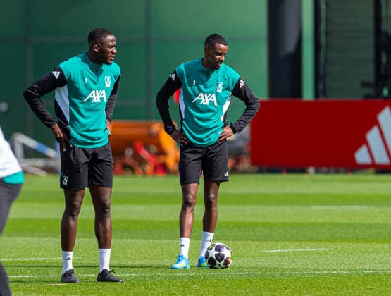 Football - UEFA Champions League - Quarter-FInal - 1st Leg - Paris Saint-Germain FC v Liverpool FC - MD-1 LIVERPOOL, ENGLAND - Tuesday, April 7, 2026: Liverpool s Ibrahima KonatÃ (L) and Alexander Isak during a training session at the AXA Training Centre ahead of the UEFA Champions League Quarter-Final 1st Leg match between Paris Saint-Germain FC and Liverpool FC. (Photo by David Rawcliffe Propaganda) LIVERPOOL AXA Training Centre MERSEYSIDE ENGLAND  Copyright: xDavidxRawcliffex P2026-04-07-PSG_Liverpool_MD-1-10
