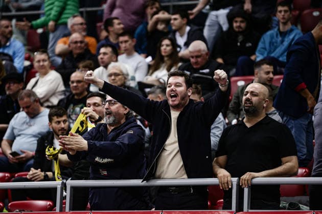 Fenerbahce fans cheering during the Euroleague game between Hapoel IBI Tel Aviv vs Fenerbahce Beko Istanbul - Arena 8888 in Sofia, Bulgaria on April 7, 2026  Copyright: xIvanxSxIvanov IPAxSportx xipa-agency.netx xx IPA_73809115 IPA_Agency_IPA73809115