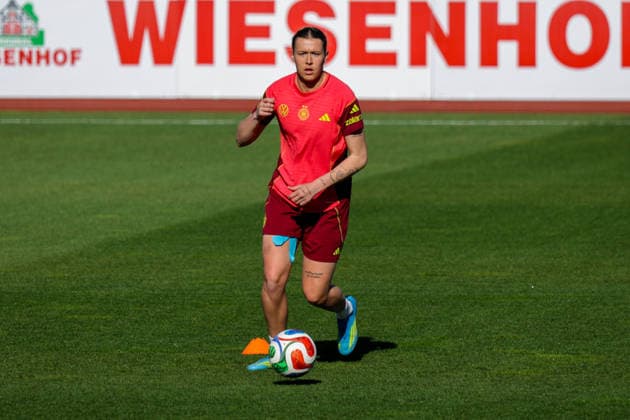 07 04 2026, xgrfx, Football DFB Media Dates, German Womens National Team Training v l Larissa Mühlhaus German Womens National Team DFL DFB REGULATIONS PROHIBIT ANY USE OF PHOTOGRAPHS as IMAGE SEQUENCES and or QUASI VIDEO Herzogenaurach