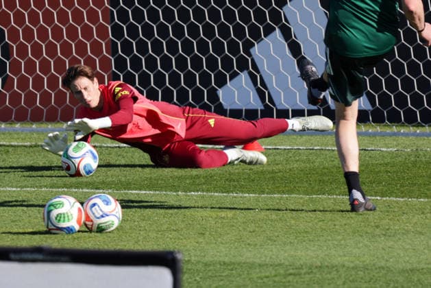07 04 2026, xgrfx, Football DFB Media Dates, German Womens National Team Training v l Ann Kathrin Berger German Womens National Team DFL DFB REGULATIONS PROHIBIT ANY USE OF PHOTOGRAPHS as IMAGE SEQUENCES and or QUASI VIDEO Herzogenaurach