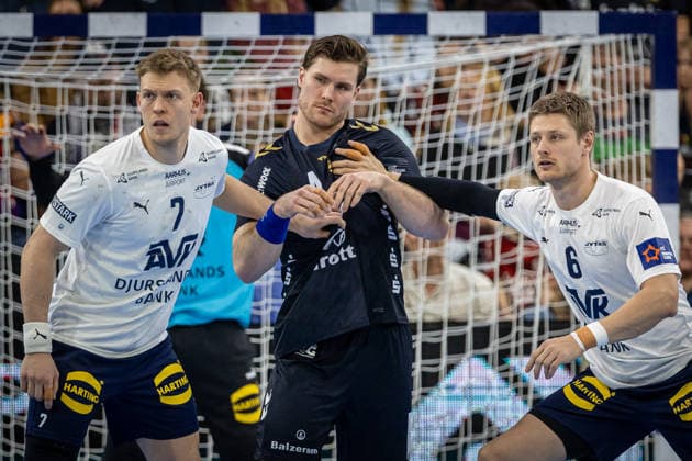 FLENSBURG, GERMANY - APRIL 7: Christoffer Sundsgaard Dreyer (SAH - Aarhus, 07), Johannes Golla (SG Flensburg-Handewitt, 04), Kristian Bach Bonefeld (SAH - Aarhus, 06) during the EHF European League Play-Offs Return Leg between SG Flensburg-Handewitt vs SAH - Aarhus at GP JOULE Arena on April 7, 2026 in Flensburg, Germany. Schleswig-Holstein Germany Copyright: xMarioxM.xKobergx