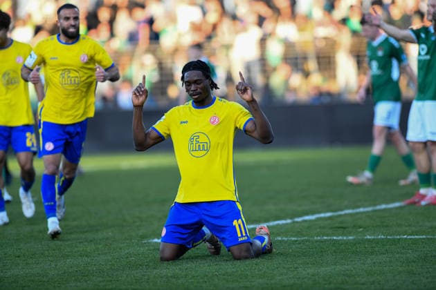 1. FC 1905 Schweinfurt vs. Rot-Weiss Essen, Sachs-Stadion Football, 3. Liga 1. FC 1905 Schweinfurt vs. Rot-Weiss Essen 7 Apr 2026 Sachs-Stadion , Schweinfurt, Germany Image: Dickson Abiama (Essen) celebrating his goal to the 0:1 in the 26th minute. DFL REGULATIONS PROHIBIT ANY USE OF PHOTOGRAPHS AS IMAGE SEQUENCES AND OR QUASI-VIDEO Copyright: xPresseFotoxEvansx