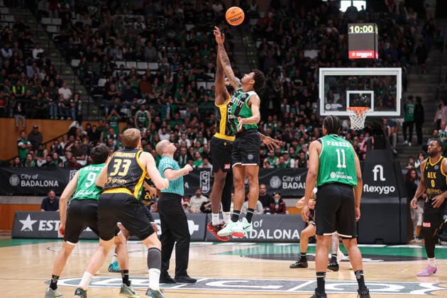 April 7, 2026, Badalona, Barcelona, Spain: Keyshawn Feazell of AEK BC and Miguel Allen of Asisa Joventut in action during the Basketball Champions League, basketball match played between Asisa Joventut and AEK BC at Olimpic Arena on April 07, 2026 in Badalona, Spain. Badalona Spain - ZUMAa181 20260407_zaa_a181_144 Copyright: xIrinaxR.xHipolitox