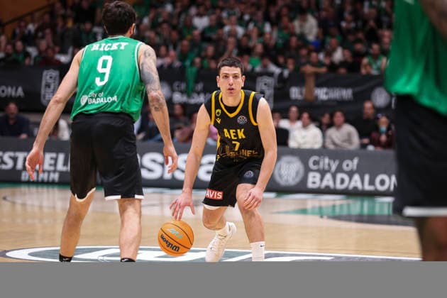 April 7, 2026, Badalona, Barcelona, Spain: Ricky Rubio of Asisa Joventut and Dimitris Flionis of AEK BC in action during the Basketball Champions League, basketball match played between Asisa Joventut and AEK BC at Olimpic Arena on April 07, 2026 in Badalona, Spain. Badalona Spain - ZUMAa181 20260407_zaa_a181_146 Copyright: xIrinaxR.xHipolitox