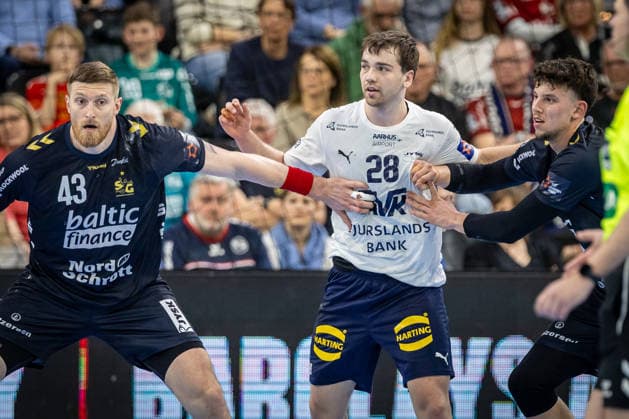 FLENSBURG, GERMANY - APRIL 7: Blaz Blagotinsek (SG Flensburg-Handewitt, 43), Morten Kaalund Dahlgaard (SAH - Aarhus, 28), Marko Grgic (SG Flensburg-Handewitt, 17) during the EHF European League Play-Offs Return Leg between SG Flensburg-Handewitt vs SAH - Aarhus at GP JOULE Arena on April 7, 2026 in Flensburg, Germany. Schleswig-Holstein Germany Copyright: xMarioxM.xKobergx