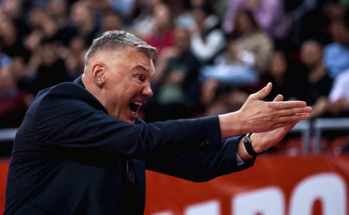 Hapoel Tel Aviv v Fenerbahce - EuroLeague SOFIA, BULGARIA - APRIL 07: Head Coach Sarunas Jasikevicius of Fenerbahce Beko reacts during the EuroLeague regular season round 36 basketball between teams of Hapoel IBI Tel Aviv and Fenerbahce Beko Istanbul at the 8888 Arena in Sofia, Bulgaria on April 07, 2026. Borislav Troshev Anadolu Sofia Bulgaria. Editorial use only. Please get in touch for any other usage.  Copyright: x2026xAnadoluxBorislavxTroshevx