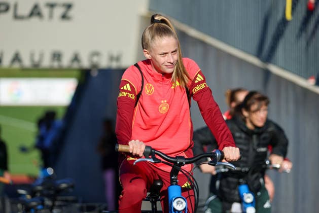 Herzogenaurach, Germany 07 April 2026 Media training session for the German womens national soccer team in preparation for the World Cup qualifiers In the picture Vivien Endemann Germany Copyright: HMBxMedia MadeleinexFantini