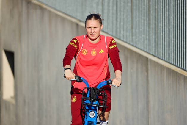 Herzogenaurach, Germany 07 April 2026 Media training session for the German womens national soccer team in preparation for the World Cup qualifiers In the picture Jella Veit Germany Copyright: HMBxMedia MadeleinexFantini