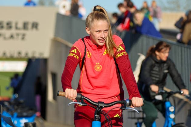 Herzogenaurach, Germany 07 April 2026 Media training session for the German womens national soccer team in preparation for the World Cup qualifiers In the picture Vivien Endemann Germany Copyright: HMBxMedia MadeleinexFantini