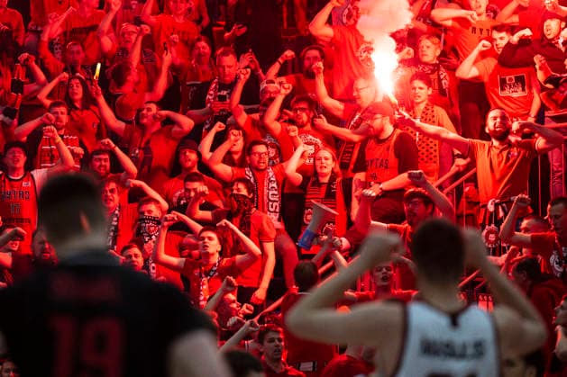 Quarter-final of men s basketball Champions League, 2nd game: Nymburk vs Rytas Vilnius in Prague, Czech Republic, April 7, 2026. Fans of Rytas Vilnius in action. (CTKxPhoto MichalxKamaryt) CTKPhotoP2026040707345  CTKPhotoP2026040707345
