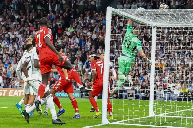 Andriy Lunin 13 Real Madrid deflects a ball over the goal, Real Madrid vs FC Bayern Muenchen, Football, Men, UEFA Champions League, Season 2025 2026, Quarter Final First Leg Quarter Finals 1st Leg , 07 04 2026 Madrid Madrid Spain Copyright: xkolbert-press MartinxAgüerax